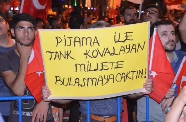 Demokrasi Nöbeti Tutan Küçük Çocuklar Vatan, Millet İçin Şehit Olmaya Geldik