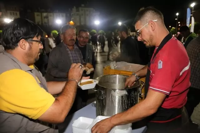 Karaman'da 'Milli İradeye Saygı Yürüyüşü' Yapıldı Karaman'da 'Milli İradeye Saygı Yürüyüşü' Yapıldı