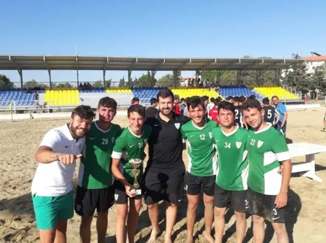 Manisa Bbsk U17 Takımı Plaj Futbolunda Şampiyon Oldu Manisa Bbsk U17 Takımı Plaj Futbolunda Şampiyon Oldu