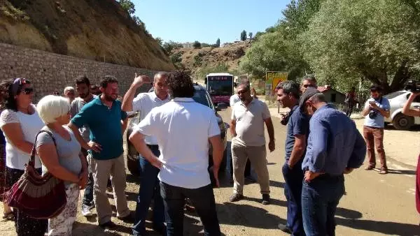 Munzur Vadisi'nde Festivalcilerle Polisin 'Kapalı Yol' Kavgası