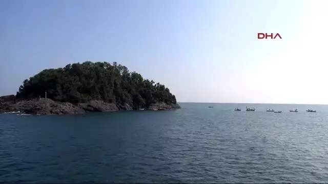 Giresun Adası'ndan Kıyıya Açık Su Yüzme Yarışması Giresun Adası'ndan Kıyıya Açık Su Yüzme Yarışması