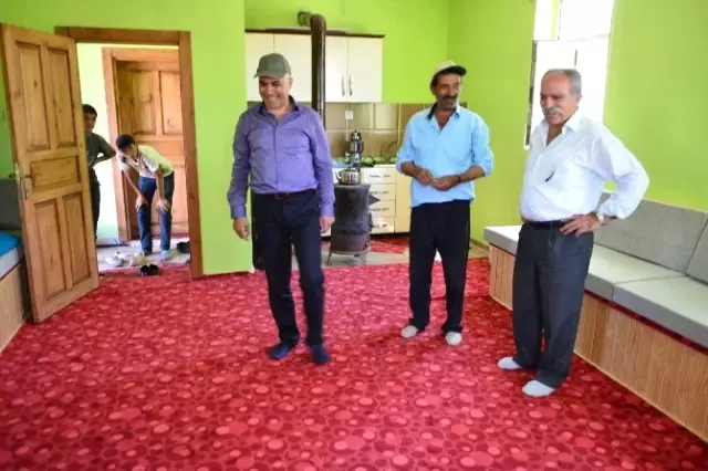 Çayırtepe'liler İlk Kez Gördükleri Asfaltı Değerlendirdiler; Çayırtepe'liler İlk Kez Gördükleri Asfaltı Değerlendirdiler;