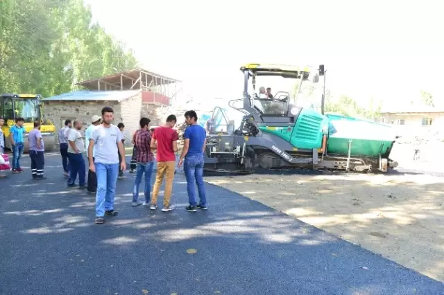 Çayırtepe'liler İlk Kez Gördükleri Asfaltı Değerlendirdiler; Çayırtepe'liler İlk Kez Gördükleri Asfaltı Değerlendirdiler;
