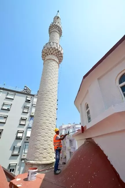 Muratpaşa'da Camilerin Eksiklikleri Giderildi Muratpaşa'da Camilerin Eksiklikleri Giderildi