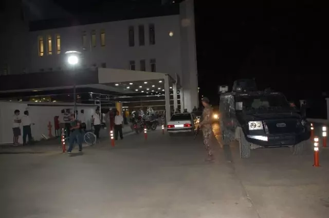 Evinin Önünde Saldırıya Uğrayan Korucu Başı Şehit Oldu Evinin Önünde Saldırıya Uğrayan Korucu Başı Şehit Oldu