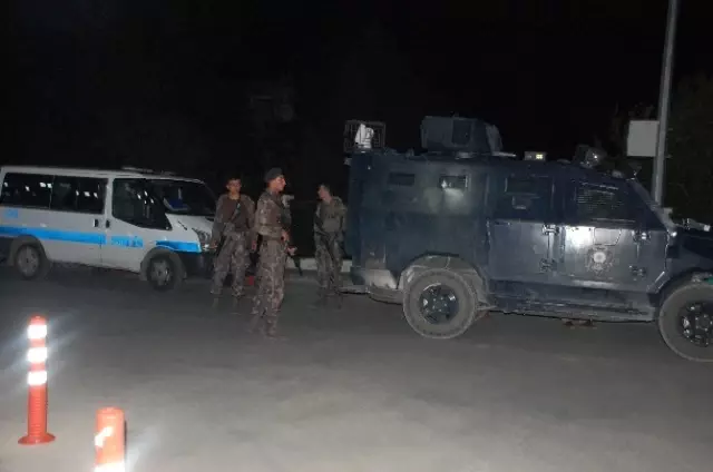 Evinin Önünde Saldırıya Uğrayan Korucu Başı Şehit Oldu Evinin Önünde Saldırıya Uğrayan Korucu Başı Şehit Oldu