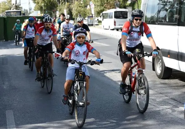 Beşiktaş'ta Demokrasi İçin Pedal Çevirdiler Beşiktaş'ta Demokrasi İçin Pedal Çevirdiler