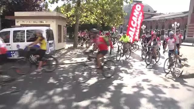 Darbe Girişimine Karşı Pedal Çevirdiler Darbe Girişimine Karşı Pedal Çevirdiler