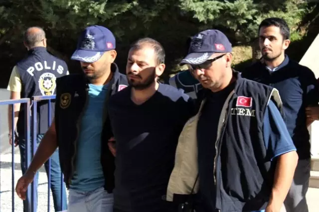 Fetö'nün Suikast Timi Adliyeye Sevk Edildi Fetö'nün Suikast Timi Adliyeye Sevk Edildi