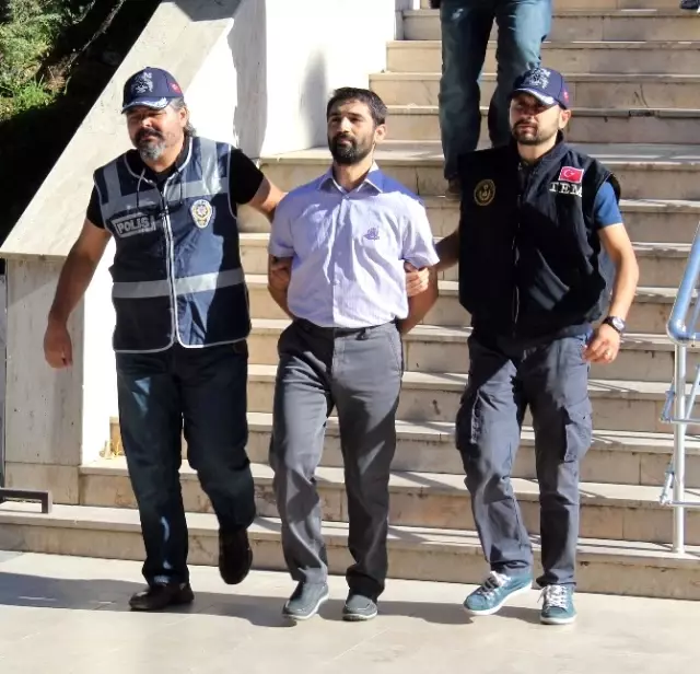 Fetö'nün Suikast Timi Adliyeye Sevk Edildi Fetö'nün Suikast Timi Adliyeye Sevk Edildi