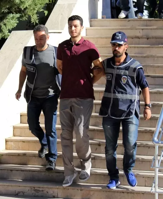 Fetö'nün Suikast Timi Adliyeye Sevk Edildi Fetö'nün Suikast Timi Adliyeye Sevk Edildi