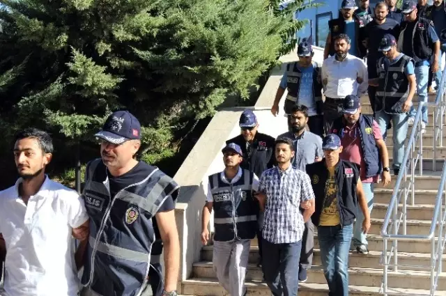 Fetö'nün Suikast Timi Adliyeye Sevk Edildi Fetö'nün Suikast Timi Adliyeye Sevk Edildi