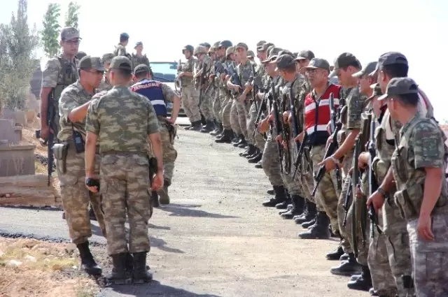 Terör Kurbanlarının Defnedilmesi Esnasında Olaylar Çıktı Terör Kurbanlarının Defnedilmesi Esnasında Olaylar Çıktı