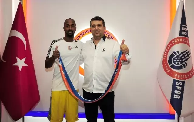 Earl Genard Calloway İstanbul Bb'de Earl Genard Calloway İstanbul Bb'de