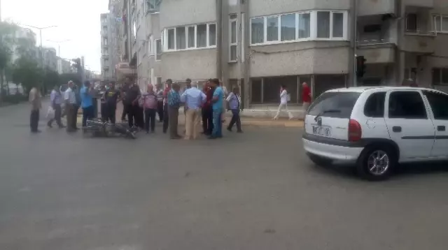 Otomobil ile Motosiklet Çarpıştı 1 Yaralı Haberler
