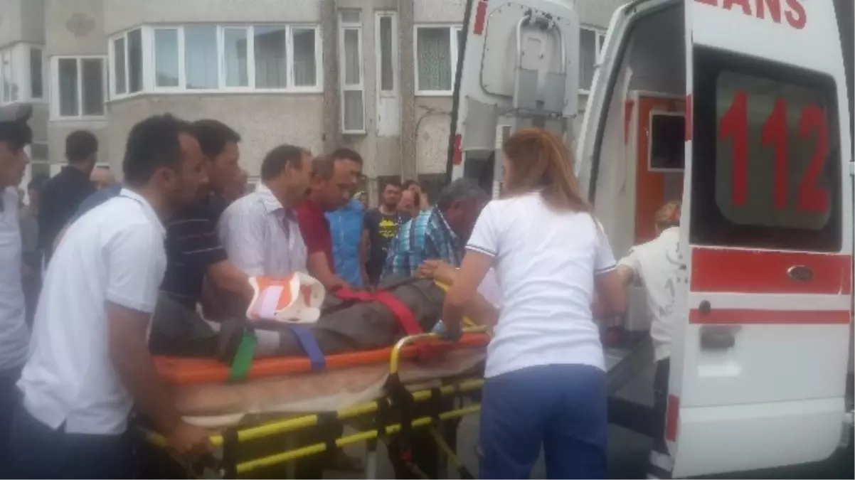 Otomobil ile Motosiklet Çarpıştı 1 Yaralı Haberler