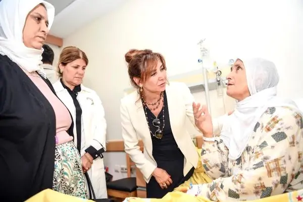Canlı Bomba Saldırısında Yaralananlara Bakan ve İş Kadınlarından Ziyaret