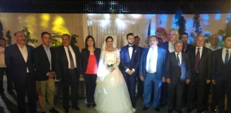 Eski Devlet Bakanı Salim Ensarioğlu Genç Çiftin Nikah Şahidi Oldu