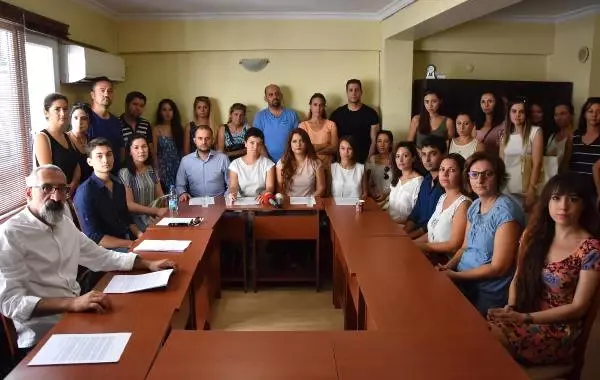 Kapatılan Üniversitenin Çalışanlarından Açıklama Kapatılan Üniversitenin Çalışanlarından Açıklama