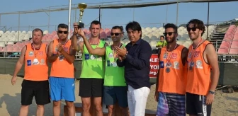 Şampiyon Voleybolcular Foça'da Madalyalarını Aldı