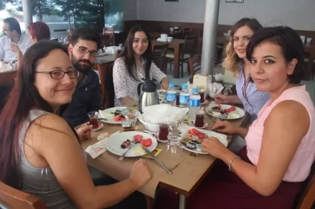 Bursa Barosunun Yeni Başkan Adayı ve Ekibi Görücüye Çıktı Bursa Barosunun Yeni Başkan Adayı ve Ekibi Görücüye Çıktı