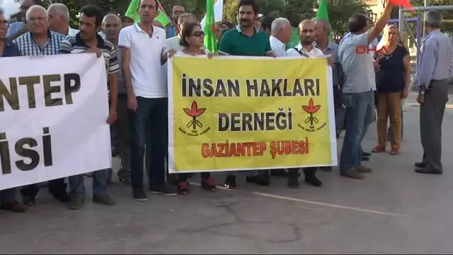 Gaziantep Hdp?lilerden Canlı Bomba Saldırısının Yaşandığı Sokakta Barış Çağrısı Gaziantep Hdp?lilerden Canlı Bomba Saldırısının Yaşandığı Sokakta Barış Çağrısı