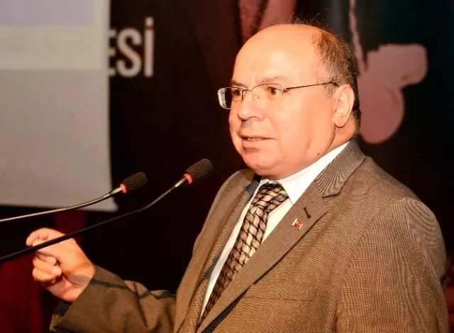 Vali Çiçek: Tarihi Bilmek Zarurettir Vali Çiçek: Tarihi Bilmek Zarurettir