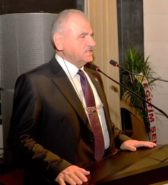 Vali Çiçek: Tarihi Bilmek Zarurettir Vali Çiçek: Tarihi Bilmek Zarurettir