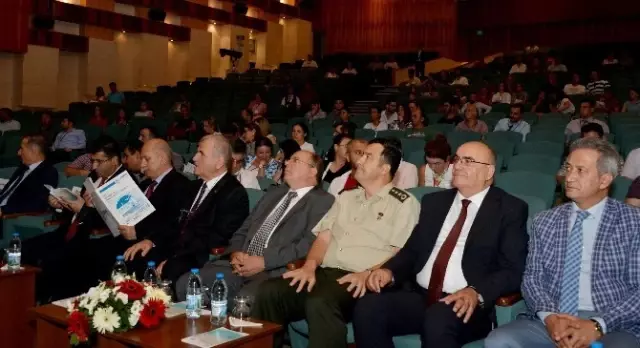 Vali Çiçek: Tarihi Bilmek Zarurettir Vali Çiçek: Tarihi Bilmek Zarurettir