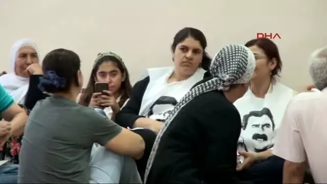 Diyarbakır'da, Öcalan İçin 50 Kişi Açlık Grevine Başladı Diyarbakır'da, Öcalan İçin 50 Kişi Açlık Grevine Başladı