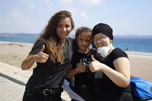 Motosiklet Sevgisi, Kanser Olan Bedensel Engelli Ablayı Hayata, Üç Kız Kardeşi İse Birbirine Bağladı