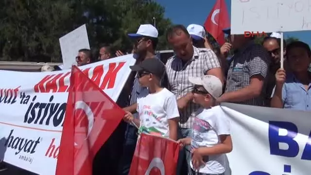 Çorum'da Eşten Atılan 70 İşçi Eş ve Çocuklarıyla Eylem Yaptı Çorum'da Eşten Atılan 70 İşçi Eş ve Çocuklarıyla Eylem Yaptı