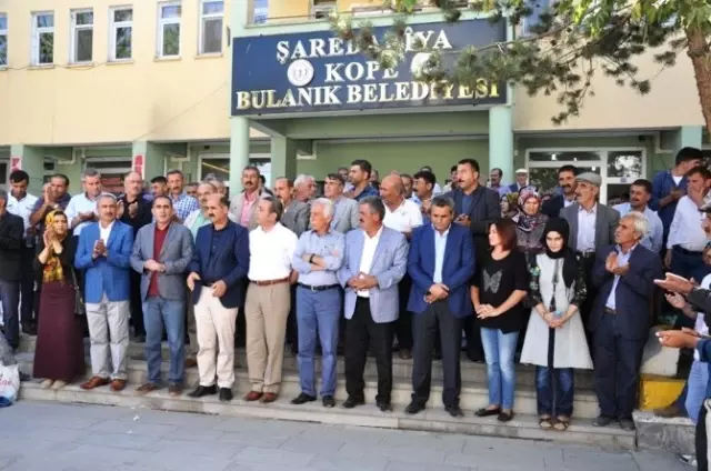 Belediye Önünde Kayyum Protestosu Belediye Önünde Kayyum Protestosu
