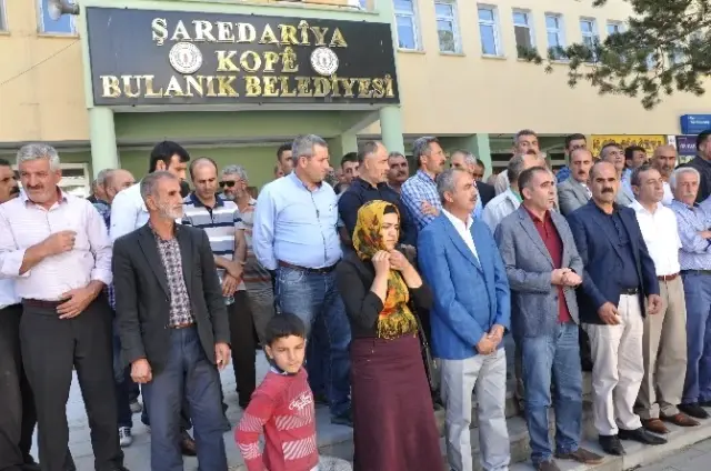 Belediye Önünde Kayyum Protestosu Belediye Önünde Kayyum Protestosu