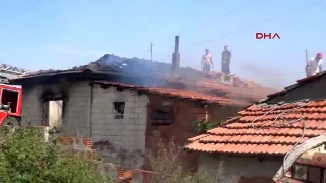 Keşan Ev Yandı, Kiracı ve Ev Sahibinin Yakınları Birbirine Girdi Haber
