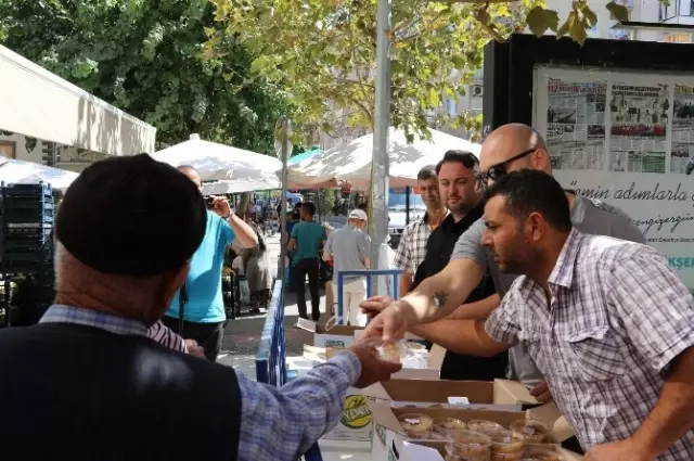 Cemal Ergün İçin Helva Dağıtıldı