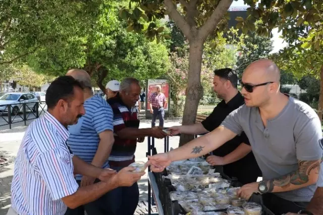 Cemal Ergün İçin Helva Dağıtıldı
