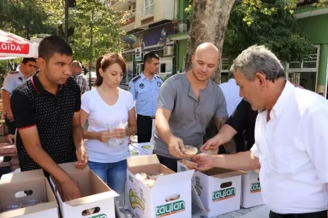 Cemal Ergün İçin Helva Dağıtıldı