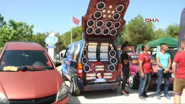 Didim Modifiye Araç Tutkunları Didim'de Buluştu Didim Modifiye Araç Tutkunları Didim'de Buluştu