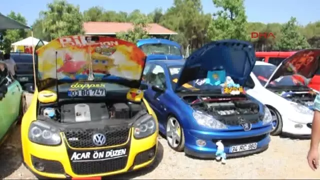 Didim Modifiye Araç Tutkunları Didim'de Buluştu Didim Modifiye Araç Tutkunları Didim'de Buluştu
