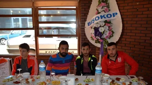Bigadiç Belediyespor'dan Görkemli Açılış Bigadiç Belediyespor'dan Görkemli Açılış