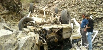 Bingöl'de Minibüs Uçuruma Devrildi: 4 Ölü, 10 Yaralı