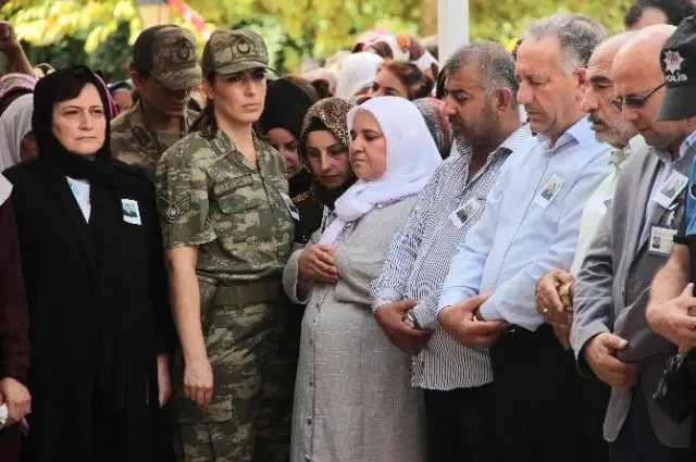 Şehadet Haberini Hacda Alan Anne: Kurtlara Kuşlara Yalvardım Oğluma Dua Edin Diye