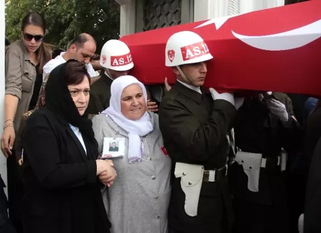 Şehadet Haberini Hacda Alan Anne: Kurtlara Kuşlara Yalvardım Oğluma Dua Edin Diye
