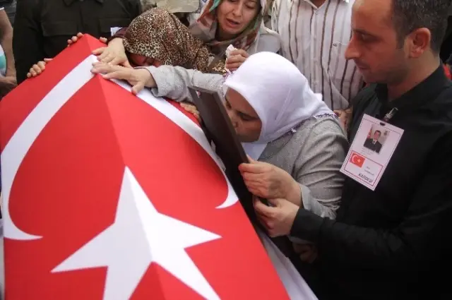Şehadet Haberini Hacda Alan Anne: Kurtlara Kuşlara Yalvardım Oğluma Dua Edin Diye