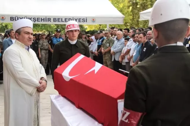 Şehadet Haberini Hacda Alan Anne: Kurtlara Kuşlara Yalvardım Oğluma Dua Edin Diye