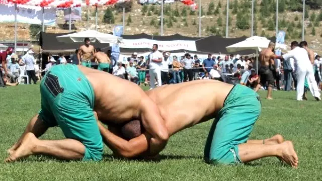 Feke Karacaoğlan Karakucak Güreşleri Yapıldı Feke Karacaoğlan Karakucak Güreşleri Yapıldı