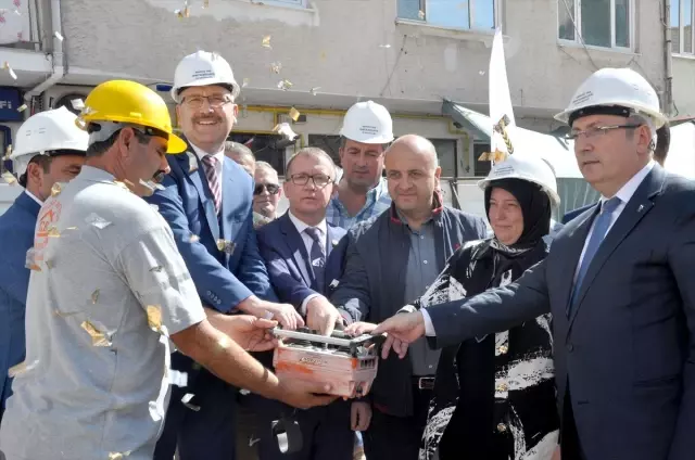 Karacabey'de 15 Temmuz Demokrasi Meydanı'nın Temeli Atıldı Karacabey'de 15 Temmuz Demokrasi Meydanı'nın Temeli Atıldı