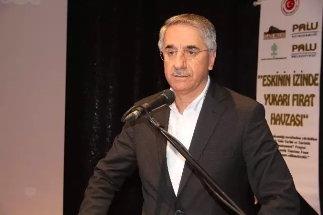 Elazığ'da 'Eskinin İzinde Yukarı Fırat Havzası Paneli' Düzenlendi
