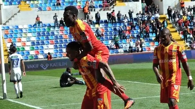 Kayserispor, Çaykur Rizespor'u 2-1 Mağlup Etti Kayserispor, Çaykur Rizespor'u 2-1 Mağlup Etti